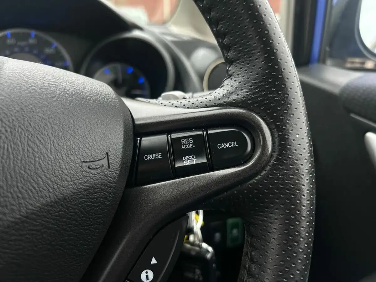 2013-honda-jazz-13-hs-big-16