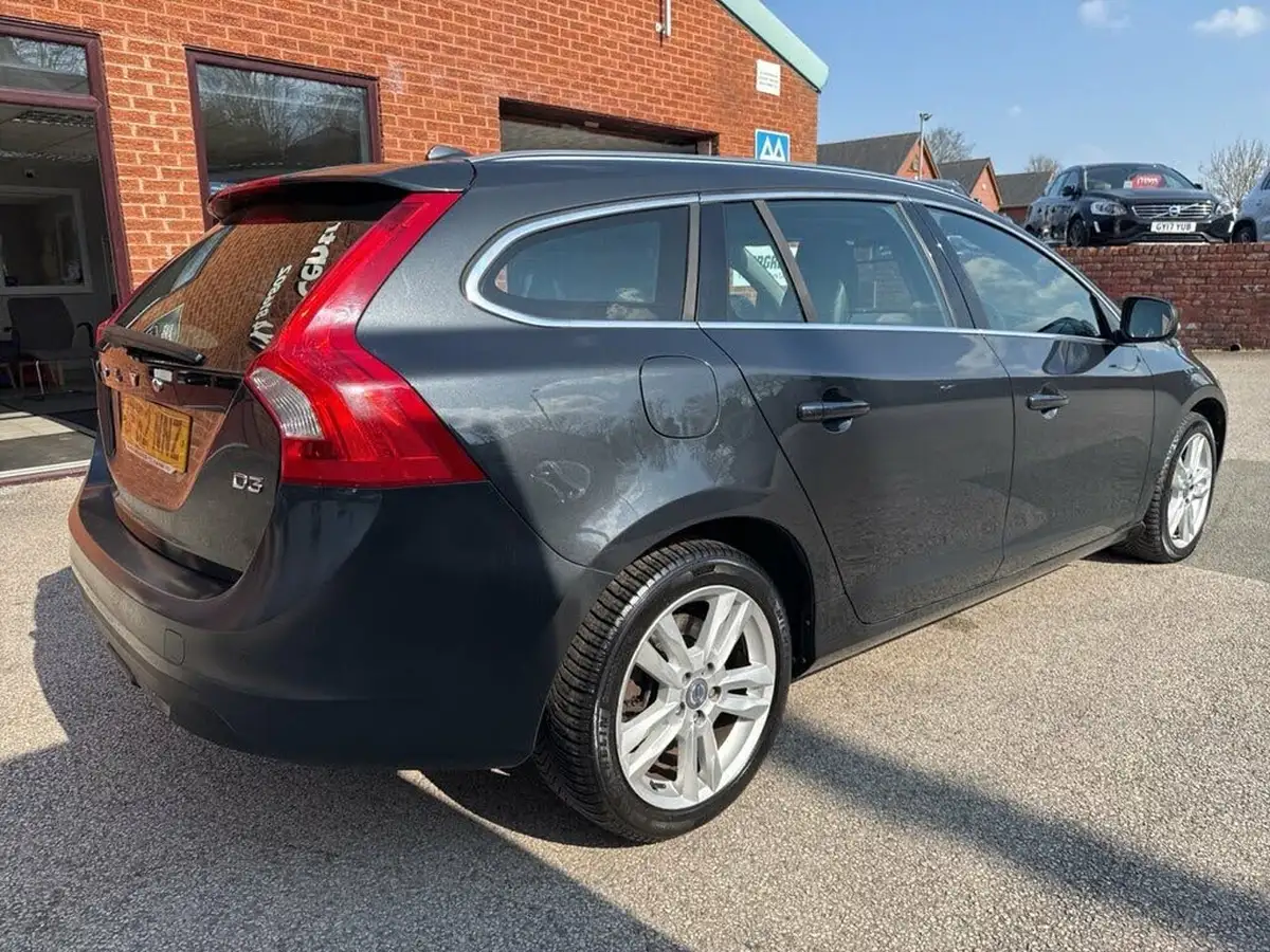 2012-volvo-v60-20td-d3-se-lux-136bhp-ss-geartronic-big-46