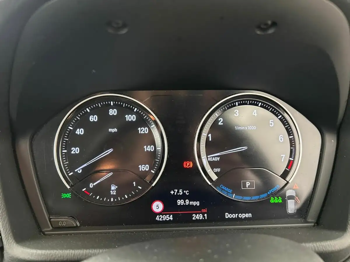 2021-bmw-x1-15-xdrive-25e-phev-sport-big-14