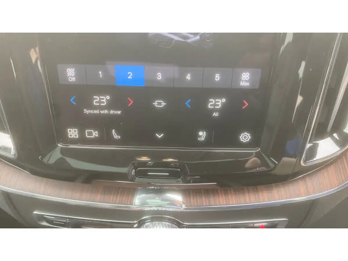 2023-volvo-xc60-20-b5-ultimate-big-39