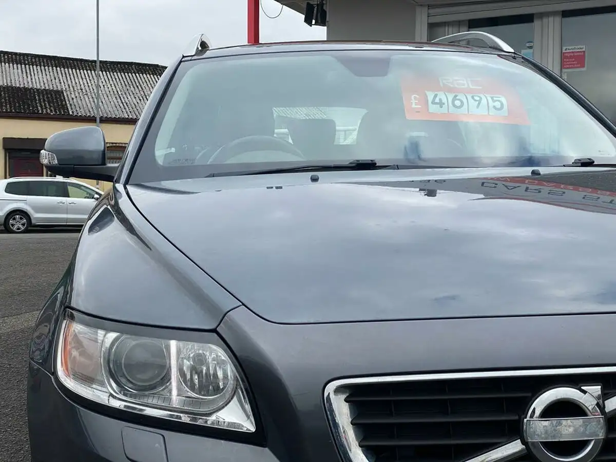 2010-volvo-v50-16td-drive-se-lux-109ps-ss-big-11