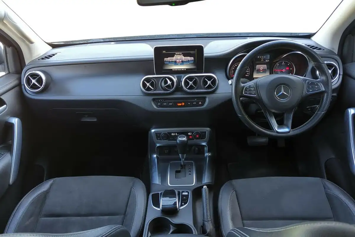 2019-mercedes-benz-x-class-23td-250-power-big-10