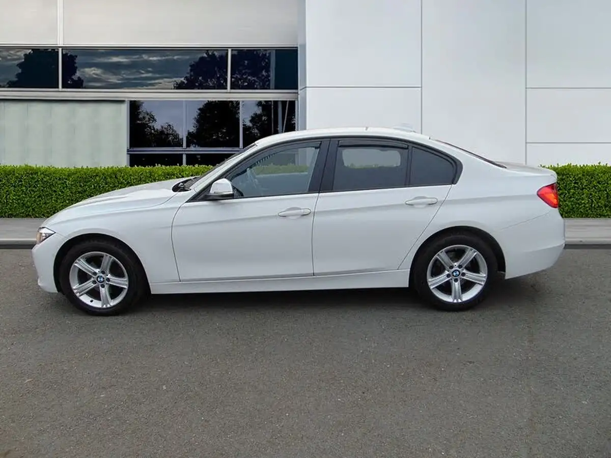 2015-bmw-3-series-20td-320d-xdrive-se-184bhp-saloon-4d-auto-big-3