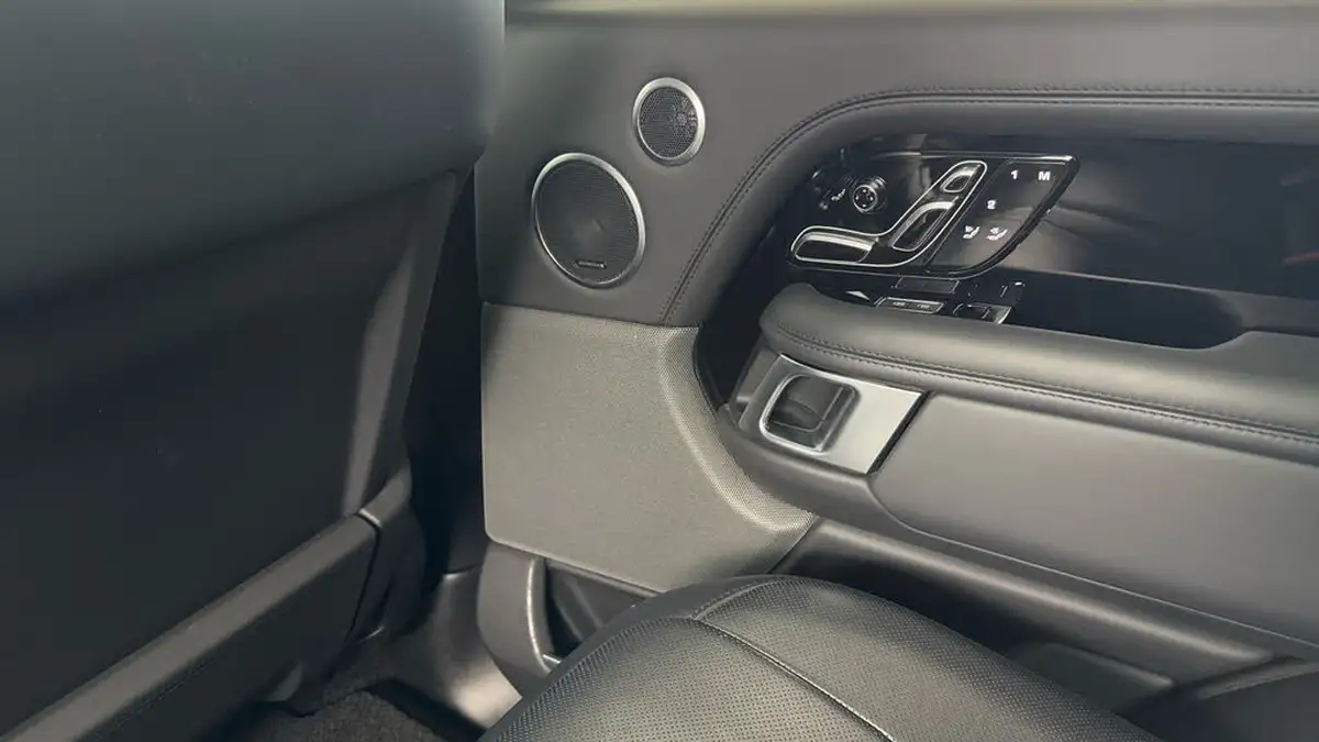 2020-land-rover-range-rover-20-p400e-range-rover-fifty-big-16