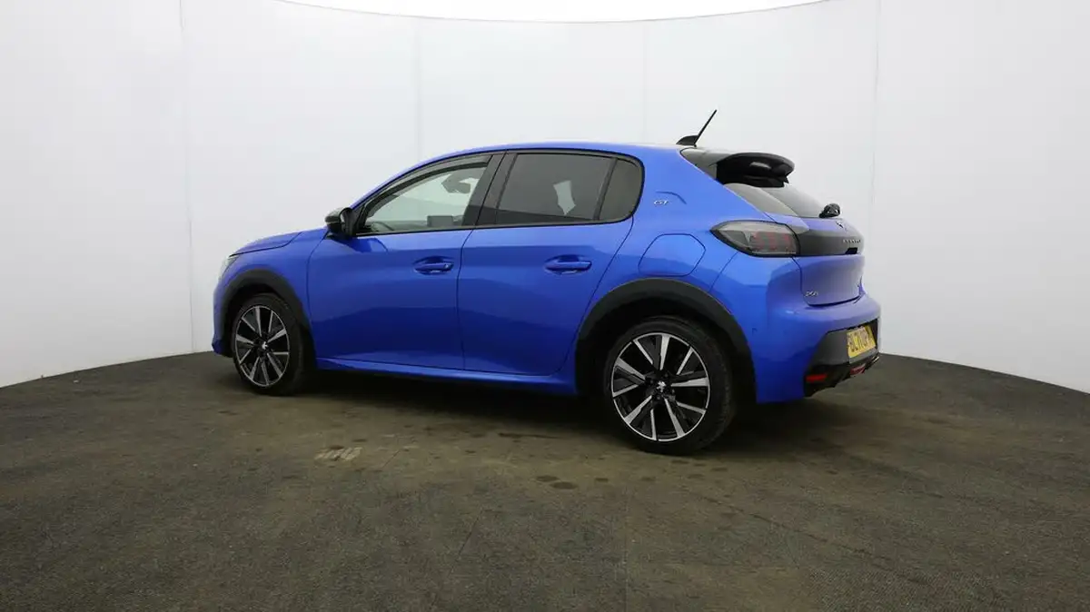 2022-peugeot-208-15-bluehdi-gt-100bhp-big-30