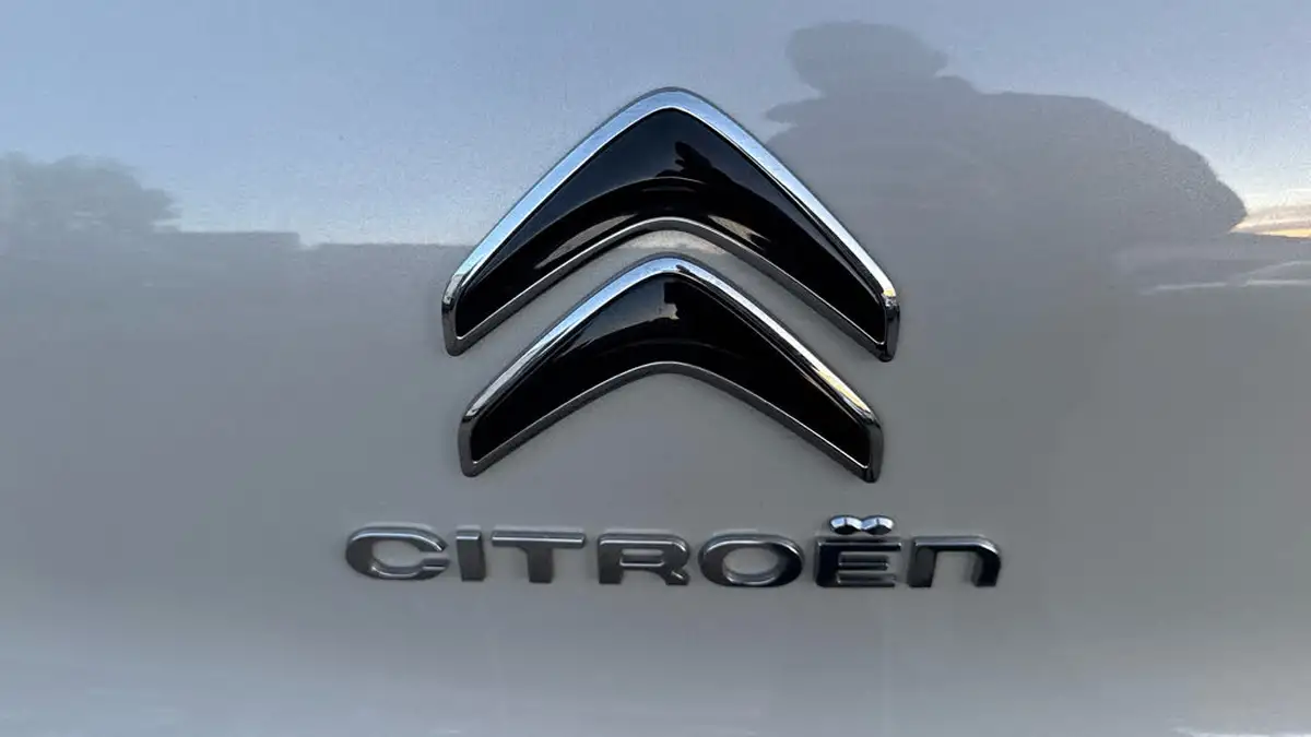 2024-citroen-c3-12-puretech-plus-110ps-eat6-big-25