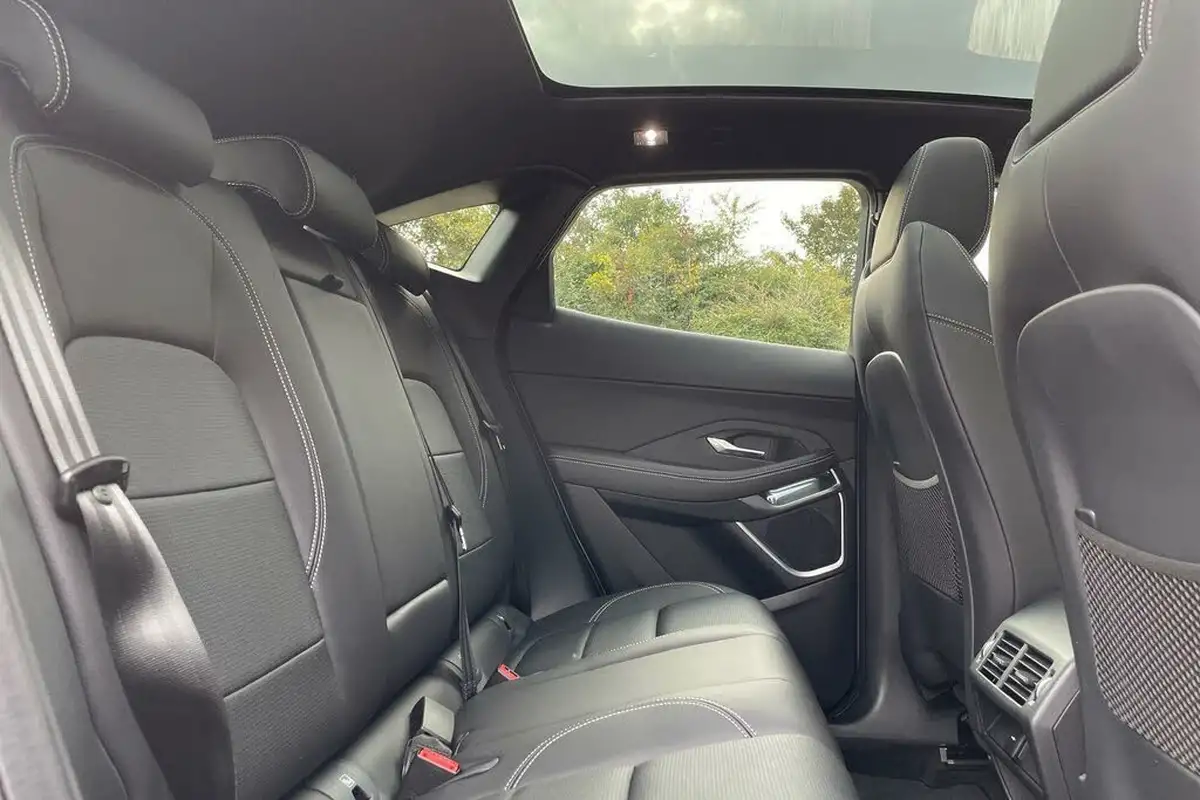 2024-jaguar-e-pace-20-d200-r-dynamic-se-black-big-18