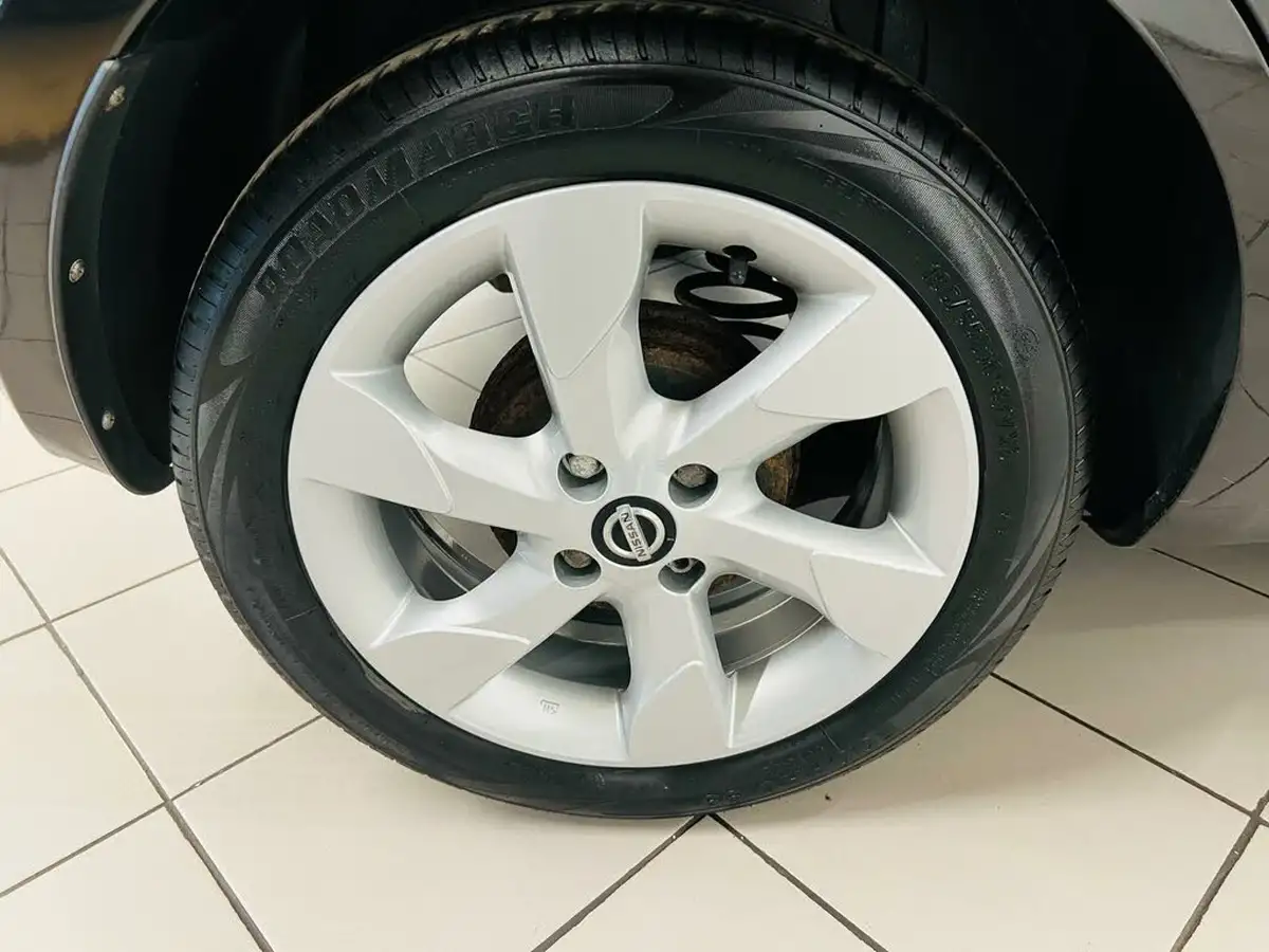 2013-nissan-note-14-n-tec-big-18