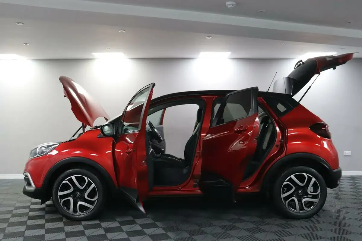 2018-renault-captur-09-tce-iconic-big-3