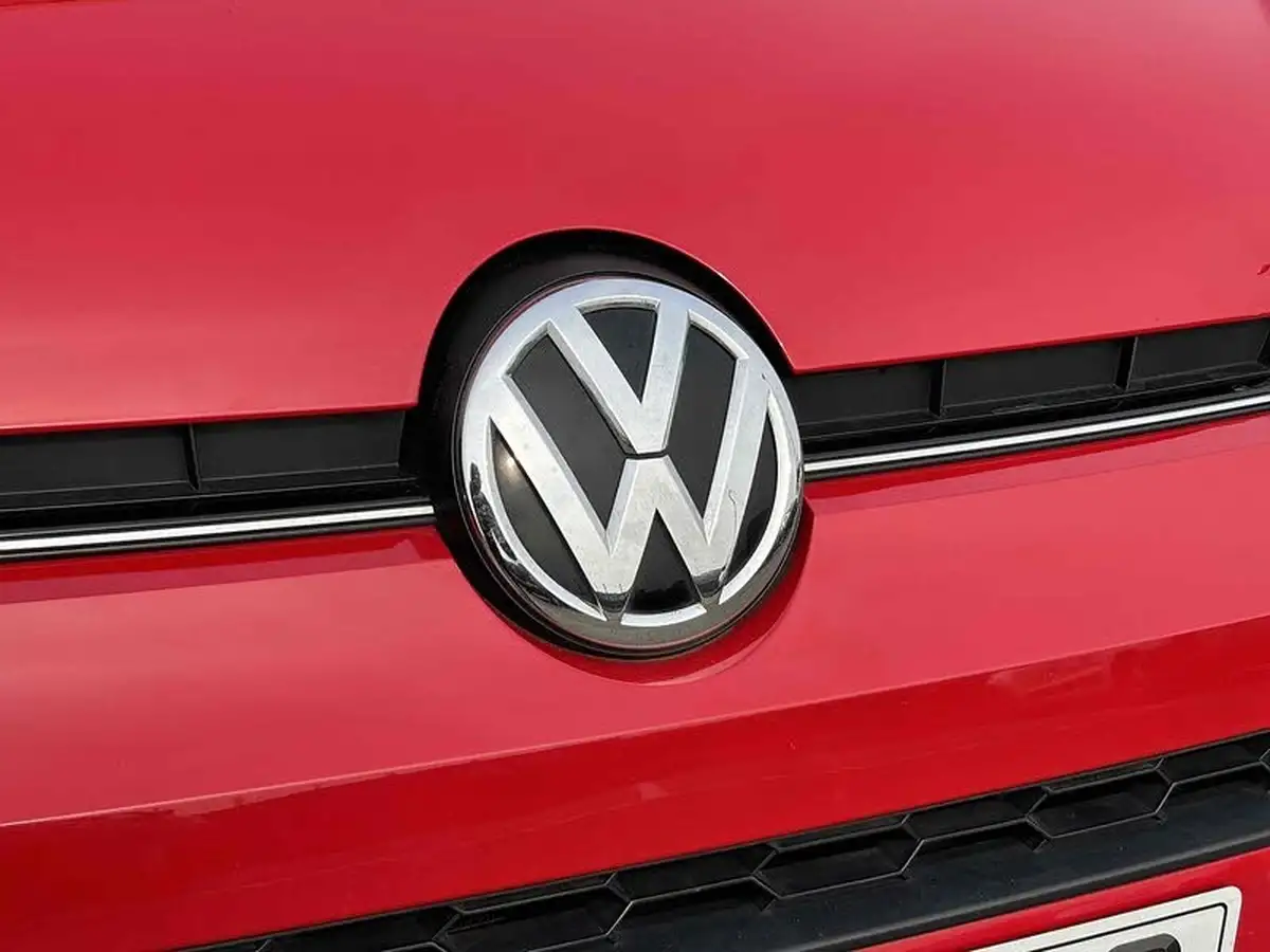 2017-volkswagen-up-10-high-up-90ps-5d-big-61