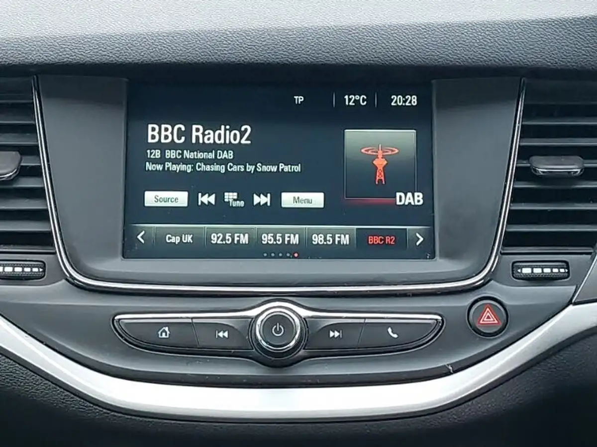 2019-vauxhall-astra-14i-16v-turbo-tech-line-nav-125ps-ss-hatchback-big-10