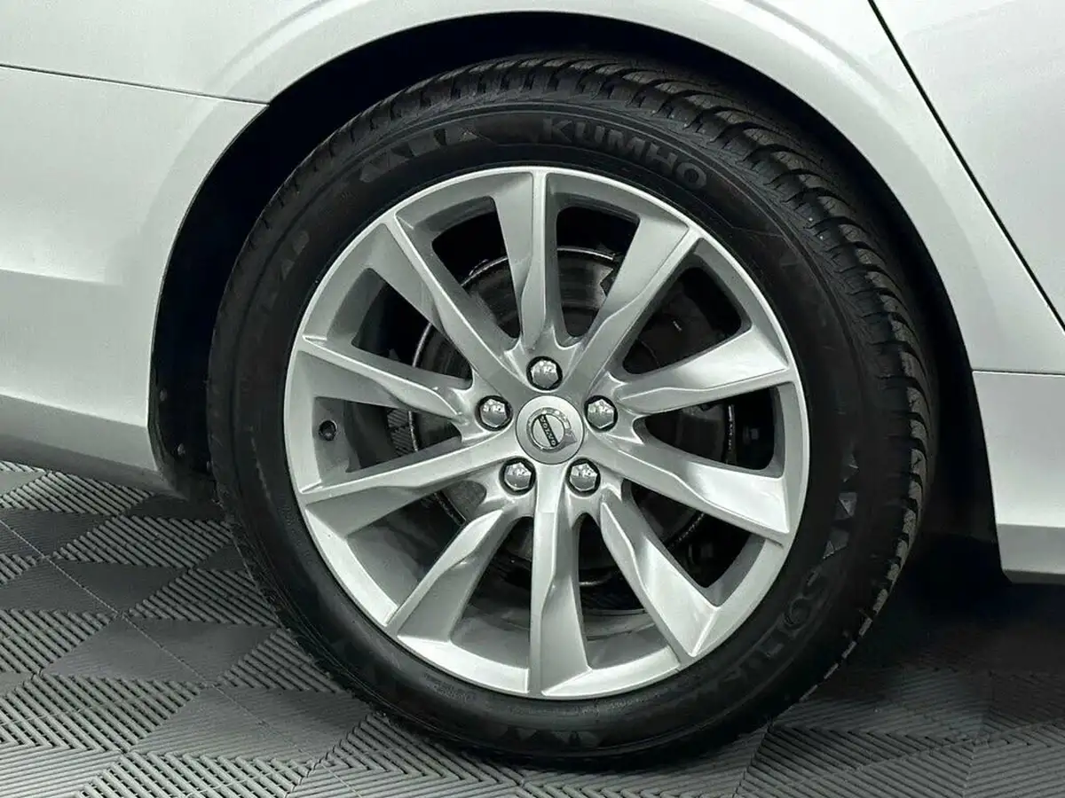 2021-volvo-v90-20-b4-momentum-big-16