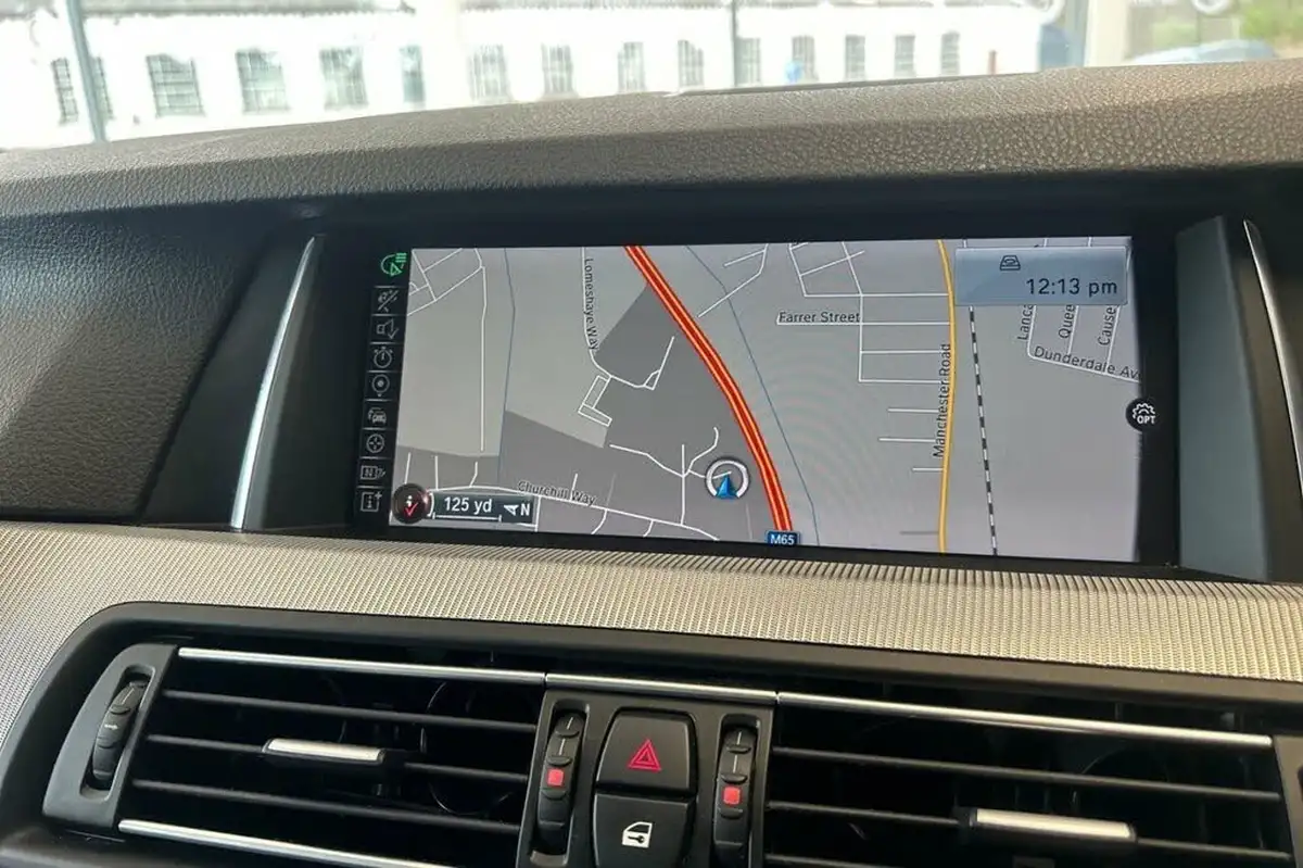 2016-bmw-5-series-44-m5-big-38