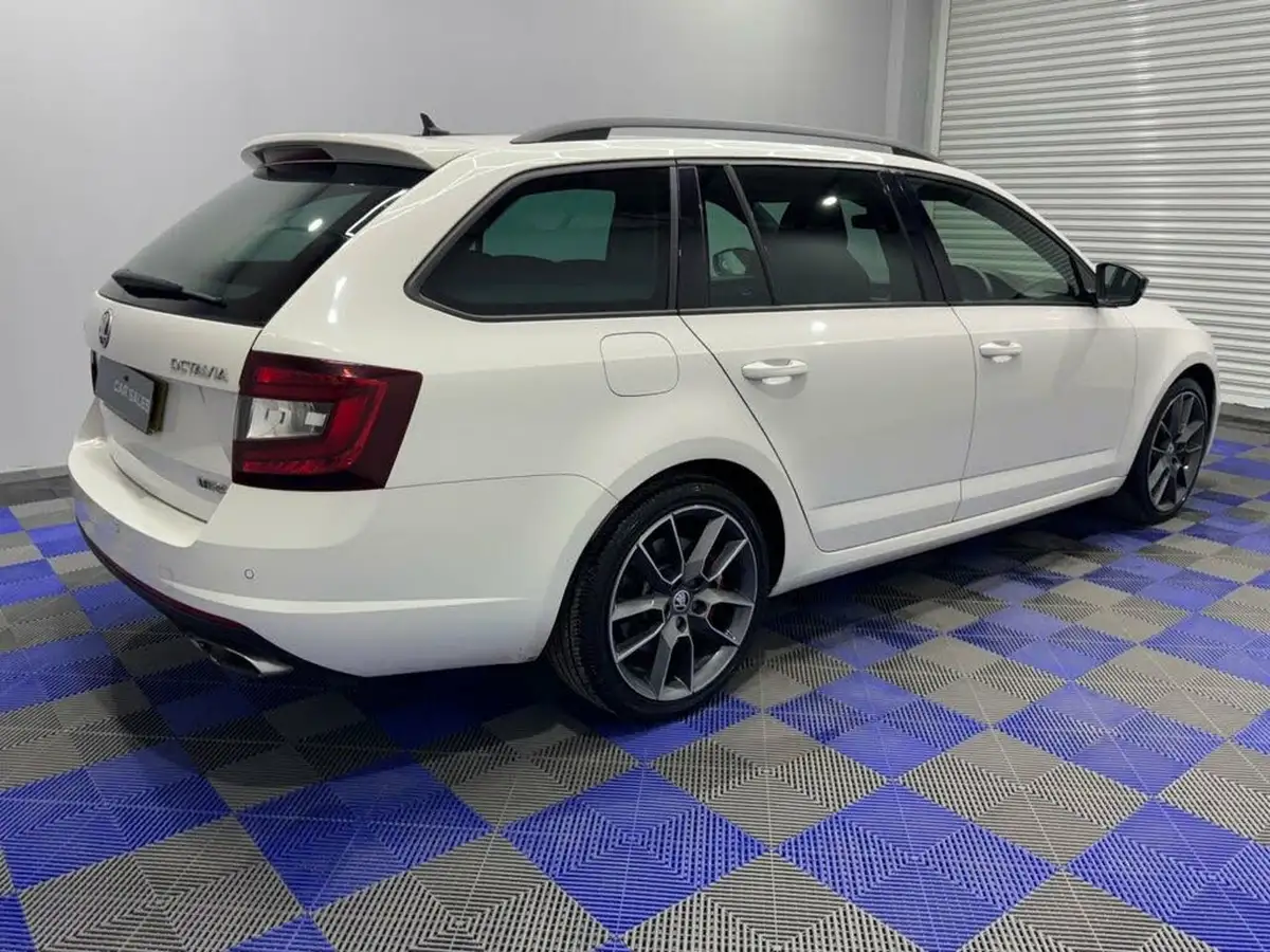 2018-skoda-octavia-20-tsi-vrs-245ps-estate-dsg-big-3