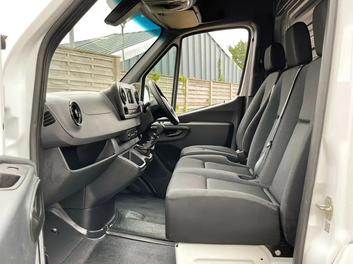 2020-mercedes-benz-sprinter-20cdi-315-l1h1-progressive-big-31