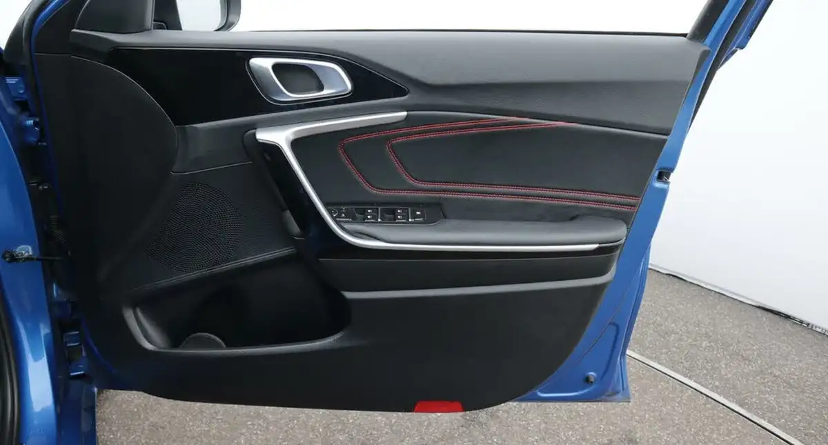2022-kia-pro-ceed-16-t-gdi-gt-big-15