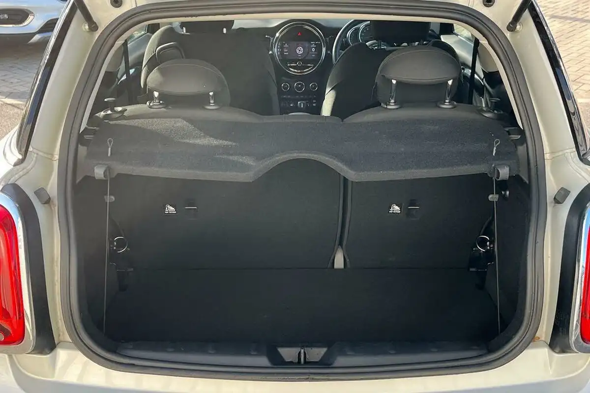 2022-mini-cooper-20-cooper-s-classic-hatchback-3d-big-18