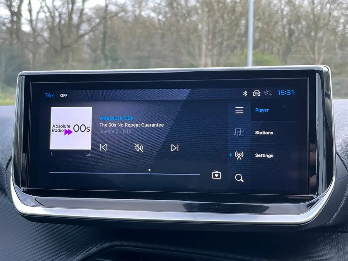 2024-peugeot-208-12-puretech-allure-hybrid-e-dsc6-big-18