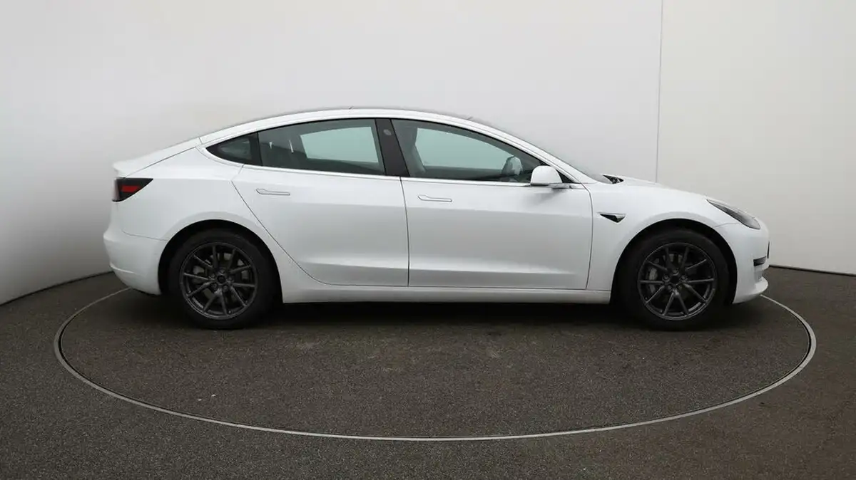 2020-tesla-model-3-e-standard-plus-big-48