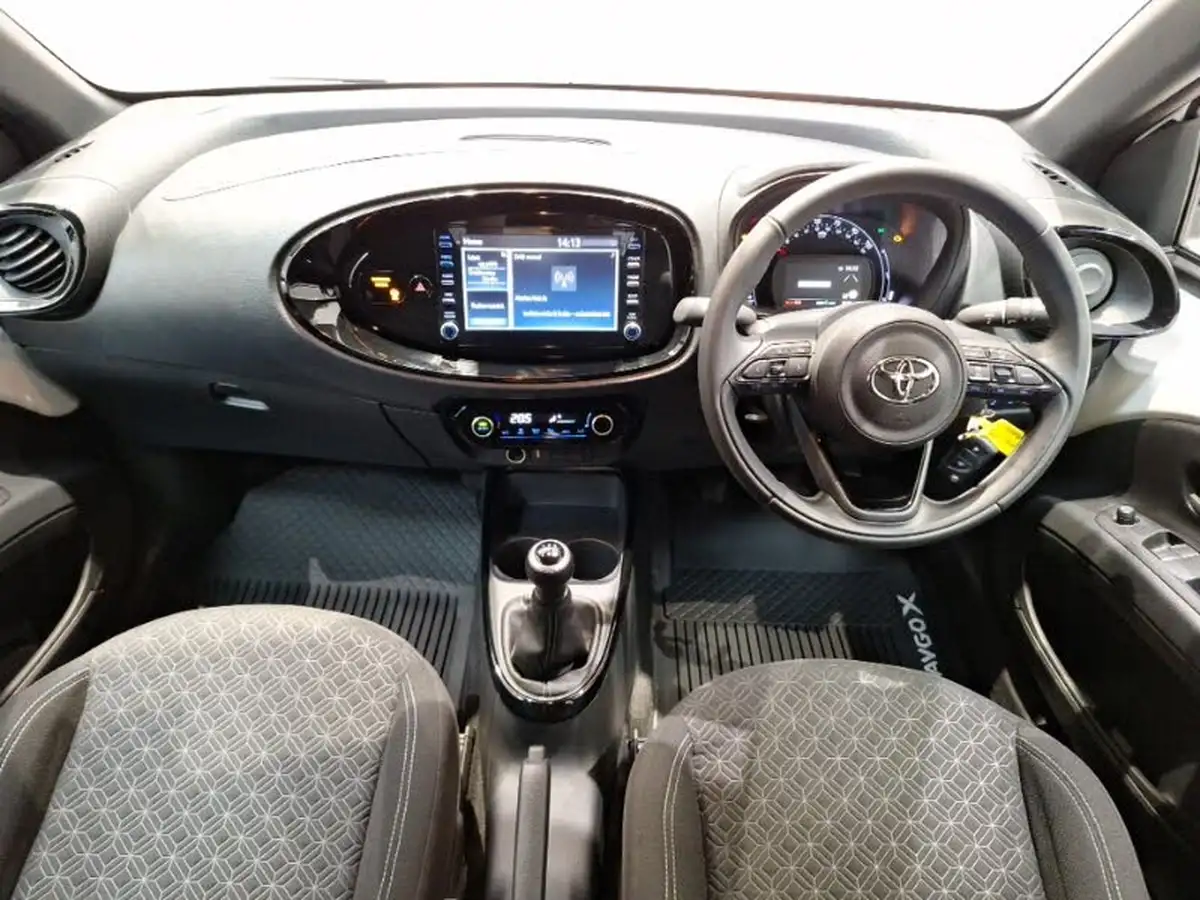 2023-toyota-aygo-x-10-vvt-i-edge-big-2