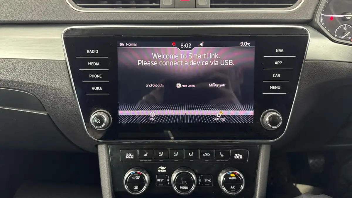 2019-skoda-superb-20tdi-se-technology-hatchback-big-11