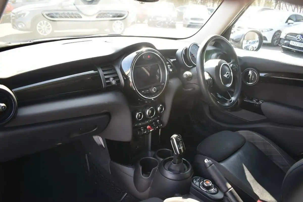 2018-mini-cooper-15-cooper-series-ii-ss-hatchback-5d-auto-big-11