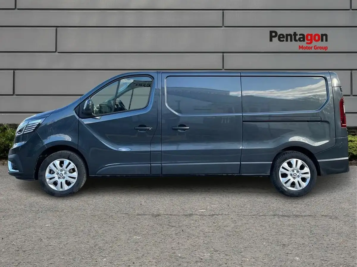 2023-renault-trafic-20dci-ll30-130-sport-big-11