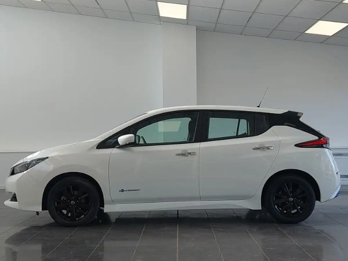 2019-nissan-leaf-e-acenta-big-3