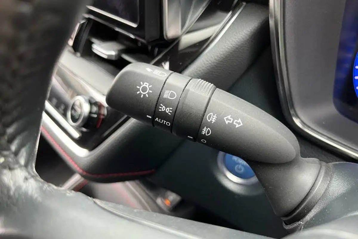 2022-toyota-corolla-18-vvt-i-excel-120bhp-trk-touring-sports-big-13