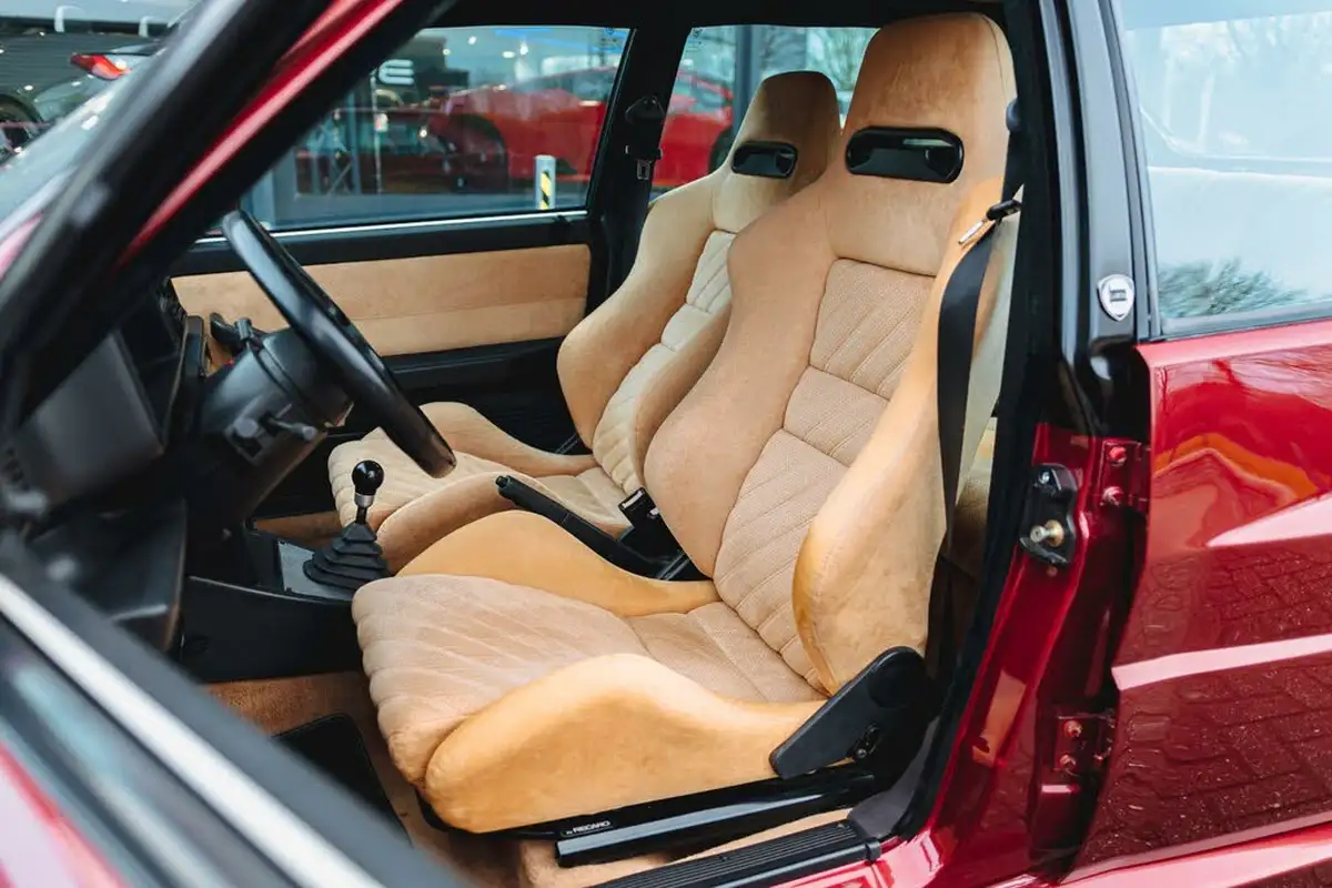 1993-lancia-delta-20-hf-integrale-big-2