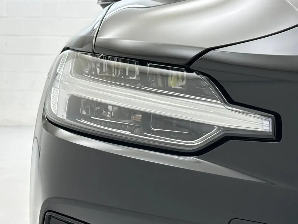 2024-volvo-v60-20-t6-plus-dark-station-wagon-big-33