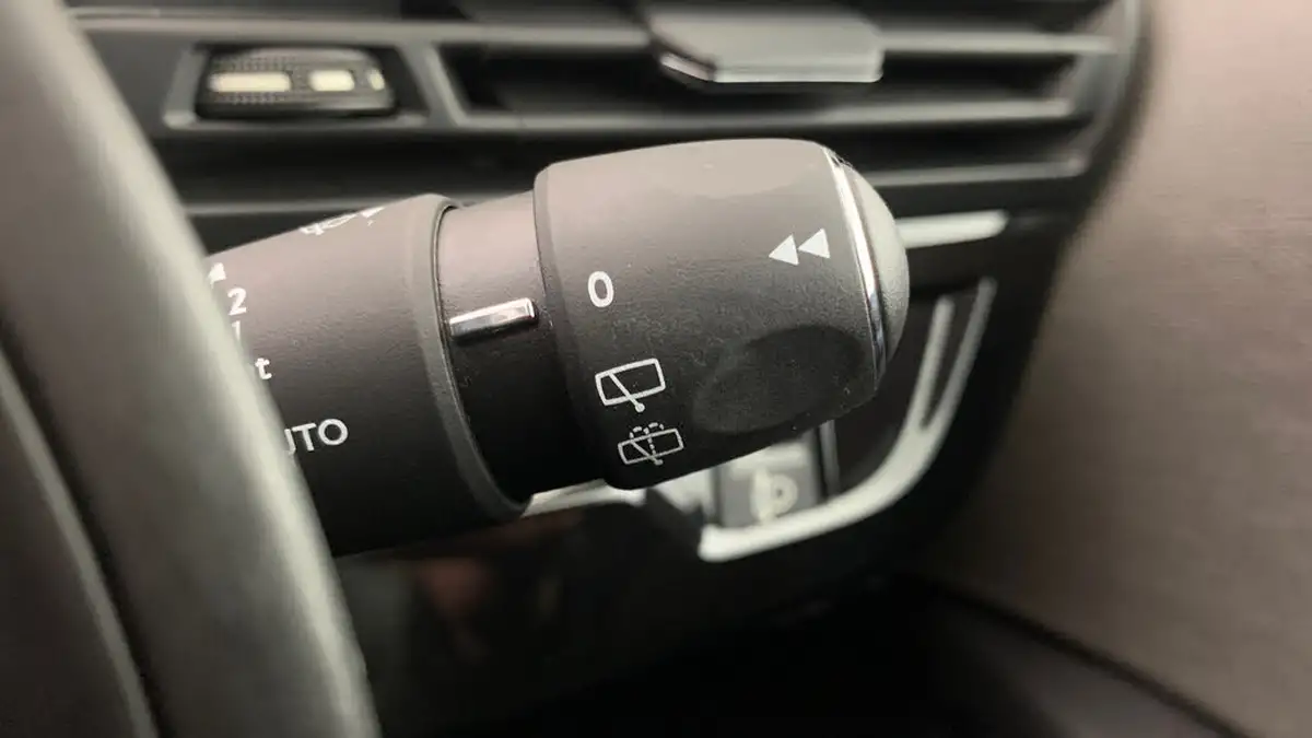2017-citroen-c4-picasso-16bluehdi-feel-eat6-big-33
