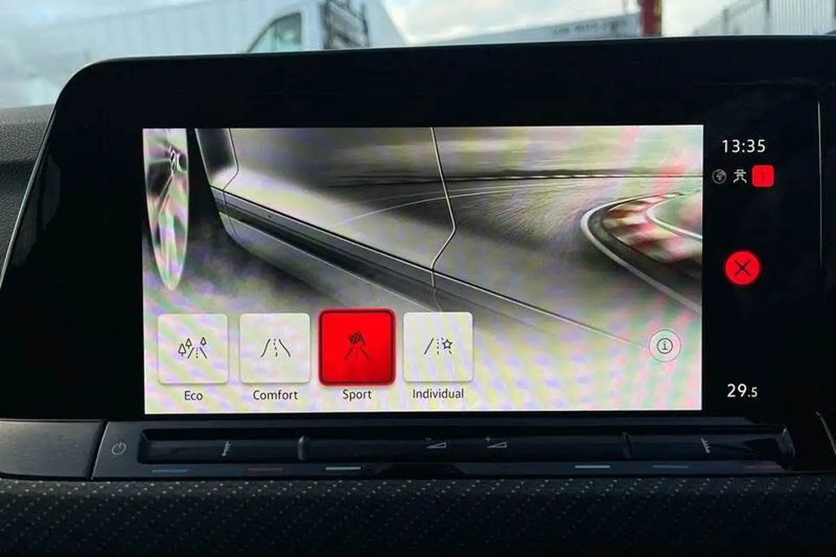 2021-volkswagen-golf-15-tsi-r-line-150ps-hatchback-big-23