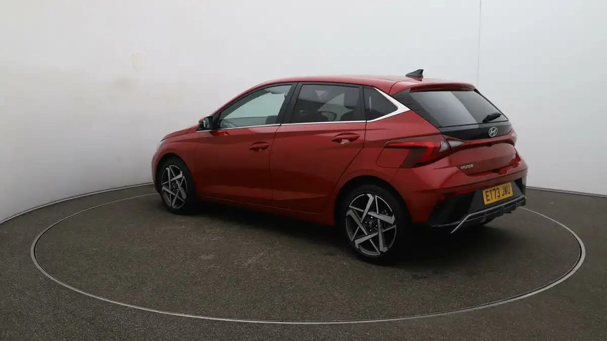 2024-hyundai-i20-10-t-gdi-premium-two-tone-roof-big-5