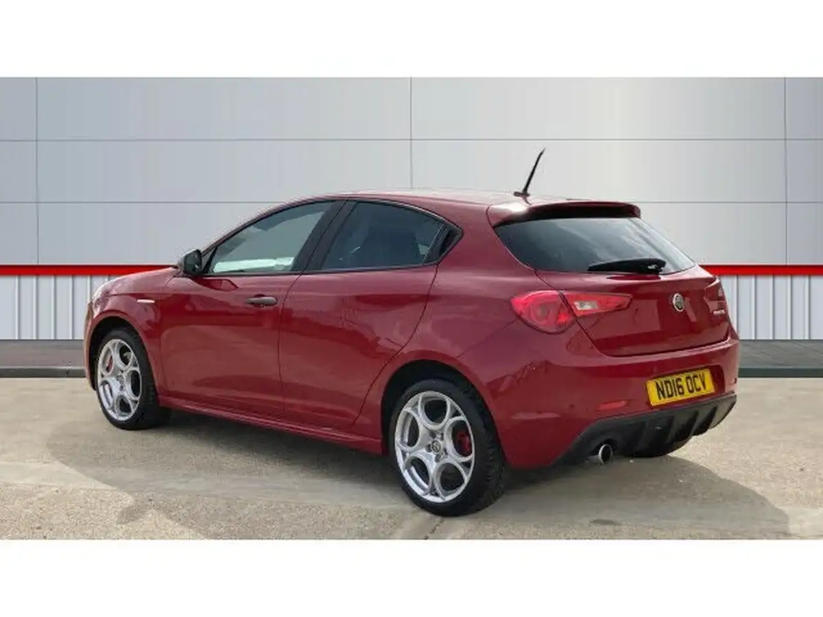 2016-alfa-romeo-giulietta-14-tb-multiair-speciale-big-1