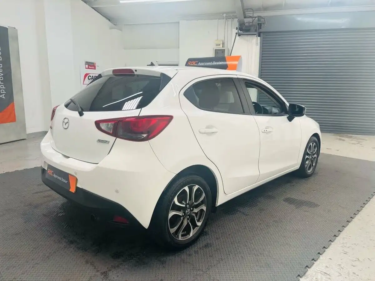 2016-mazda-mazda2-15-sport-big-5