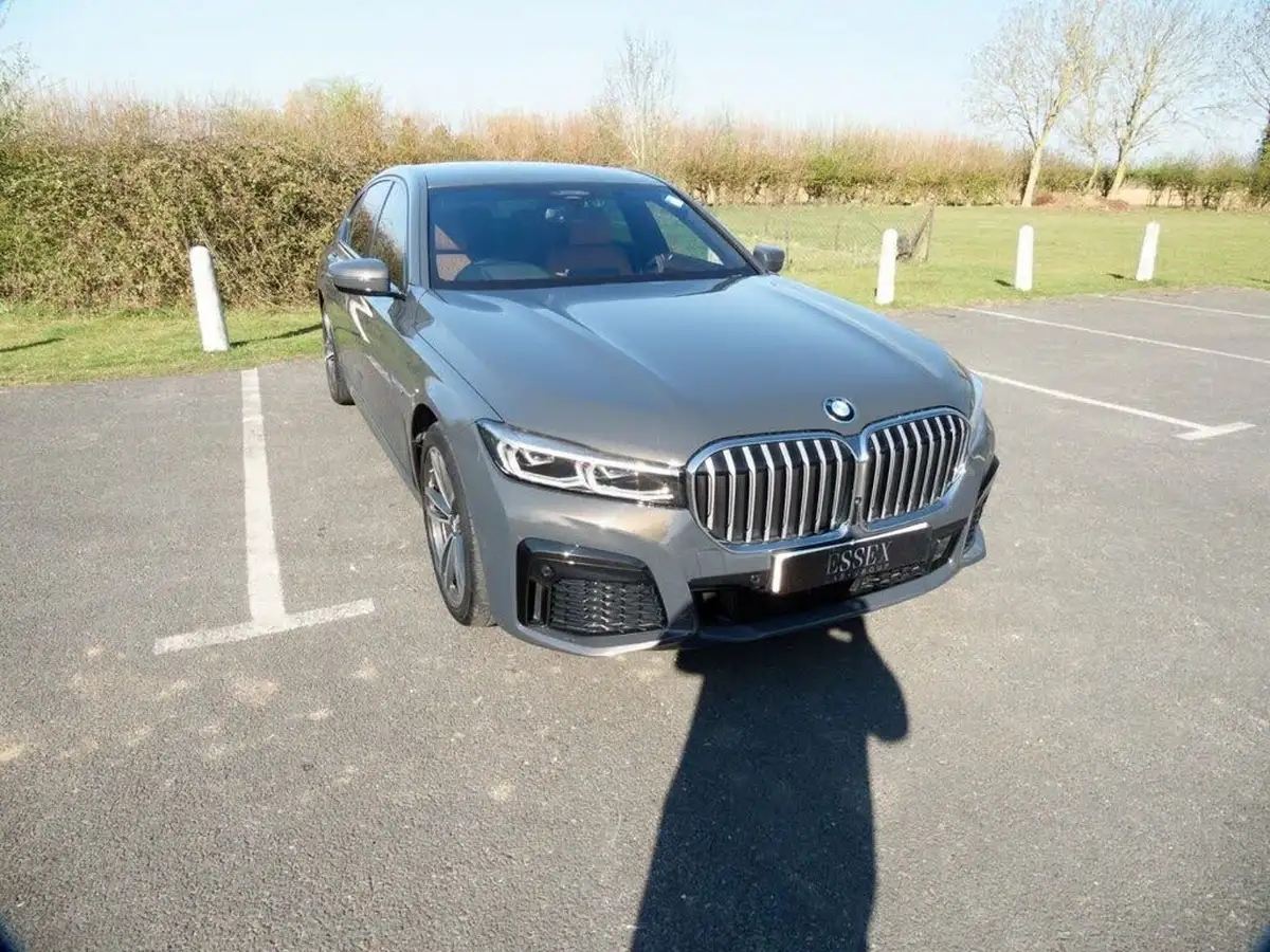 2021-bmw-7-series-30-745e-m-sport-big-24