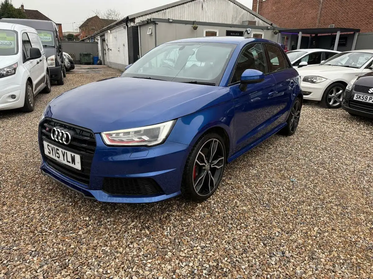 2015-audi-a1-20-s1-sportback-5d-big-4