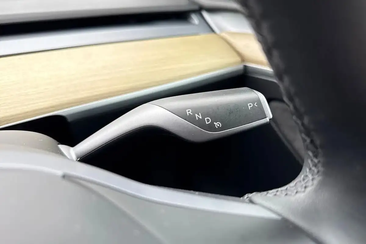 2023-tesla-model-y-e-performance-big-19