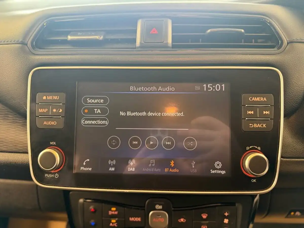 2019-nissan-leaf-e-acenta-big-18