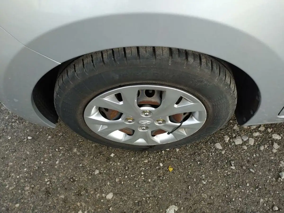 2014-hyundai-i10-12-se-big-17