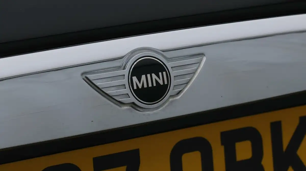 2017-mini-cooper-20-cooper-s-ss-hatchback-5d-sport-auto-big-20