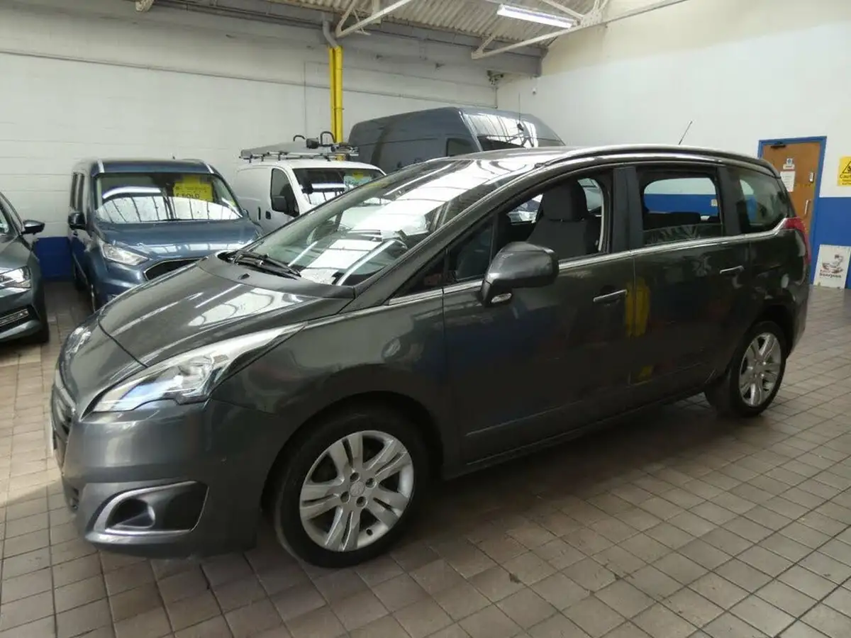 2014-peugeot-5008-16hdi-active-big-11