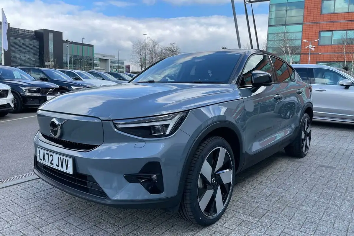 2022-volvo-c40-e-twin-recharge-pro-big-10