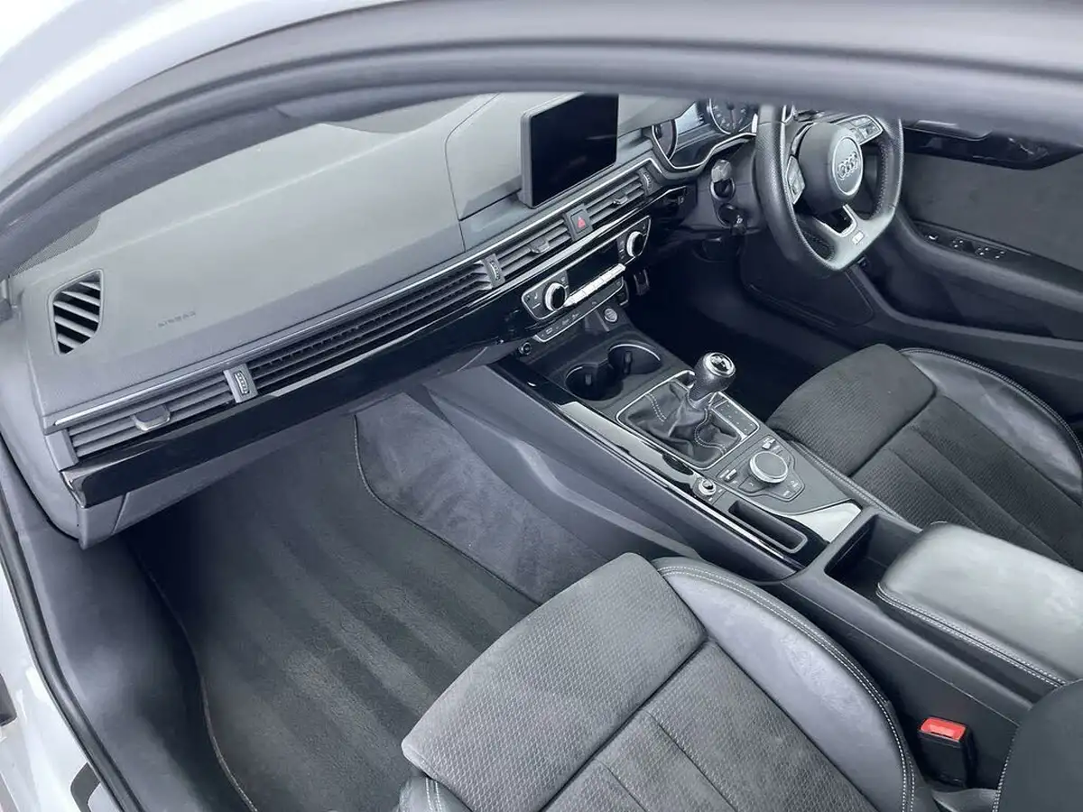 2018-audi-a4-avant-14-tfsi-black-edition-big-30