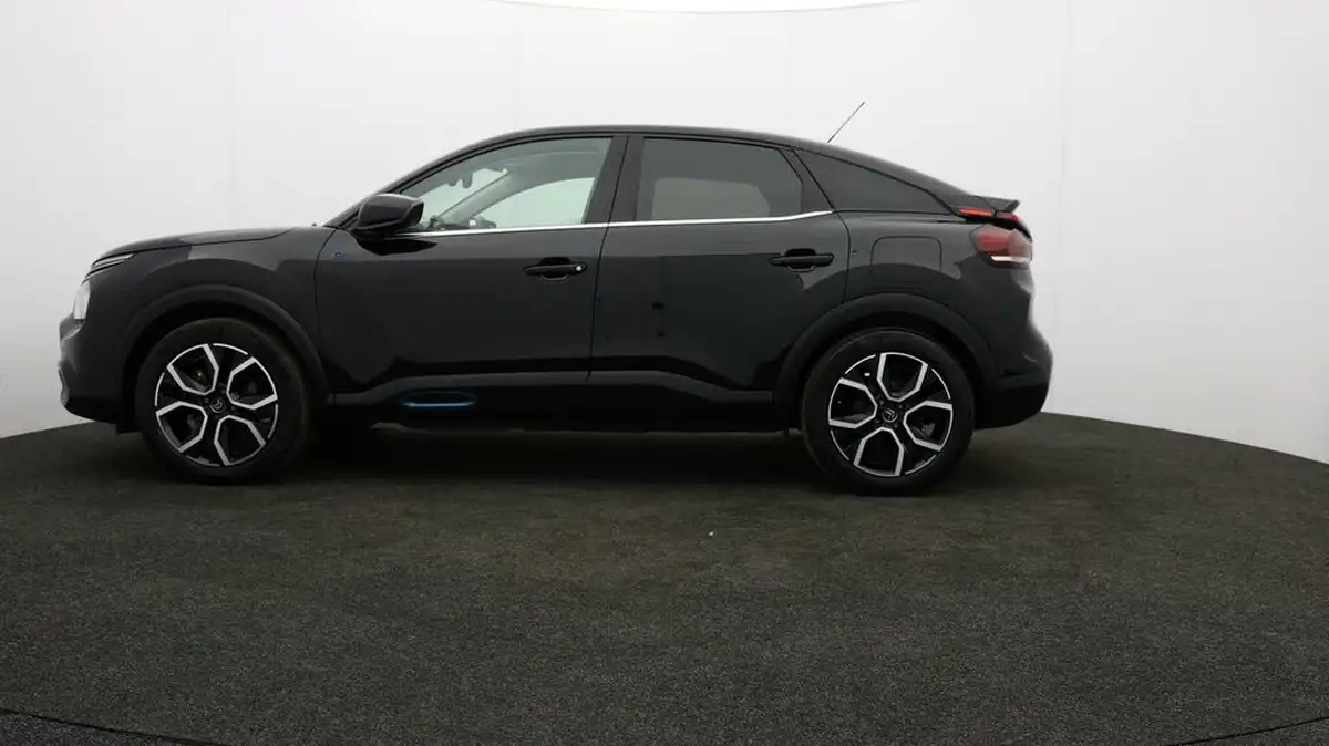 2021-citroen-c4-e-shine-big-3