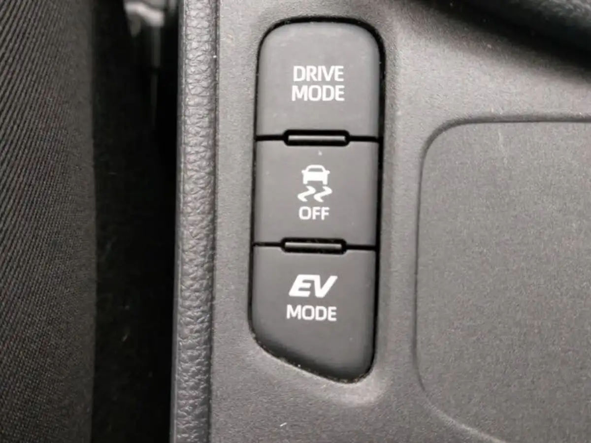 2022-toyota-yaris-15-vvt-i-design-big-16