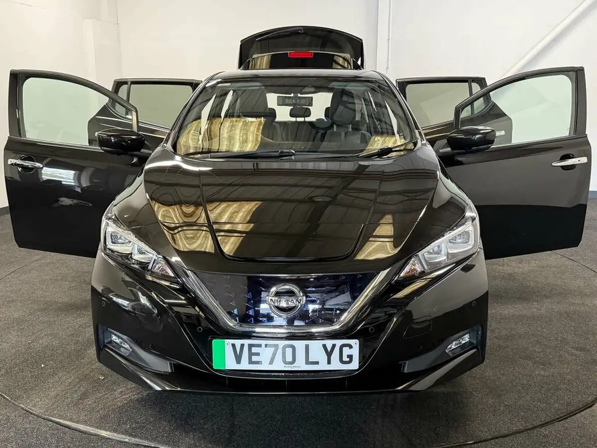 2020-nissan-leaf-e-e-tekna-big-10
