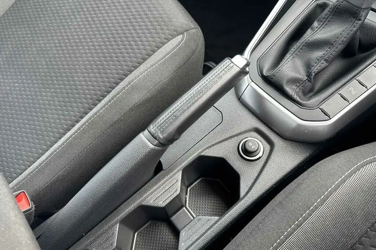 2022-volkswagen-polo-10-tsi-life-dsg-big-26