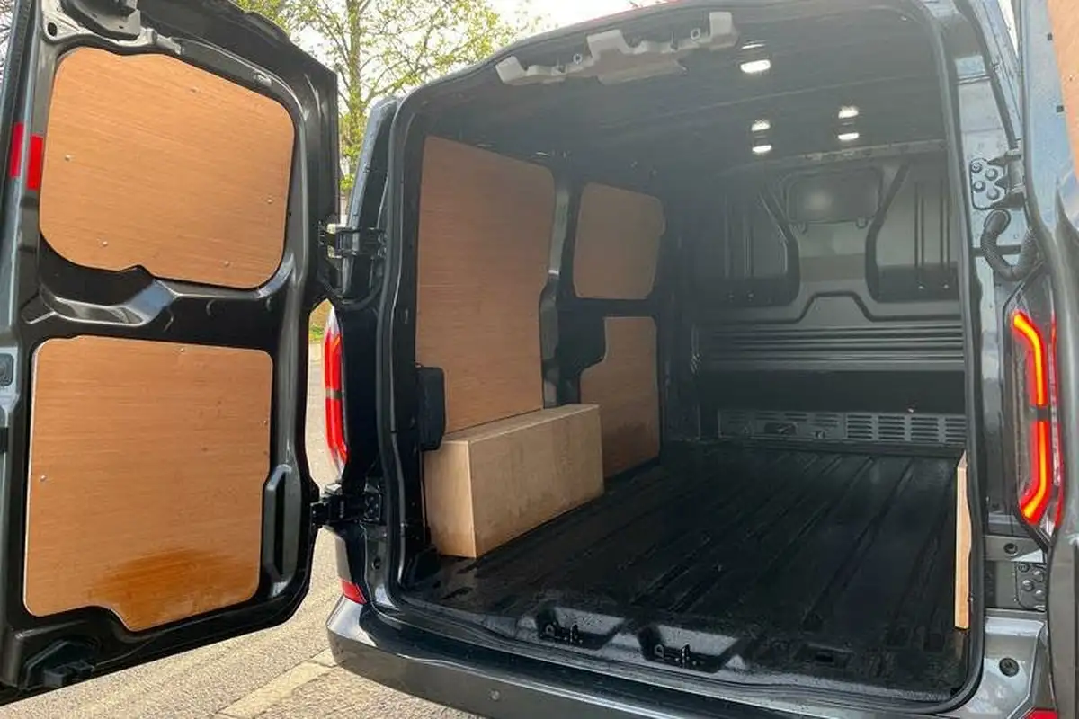 2024-ford-transit-custom-e-320-l1h1-limited-136ps-panel-van-big-30